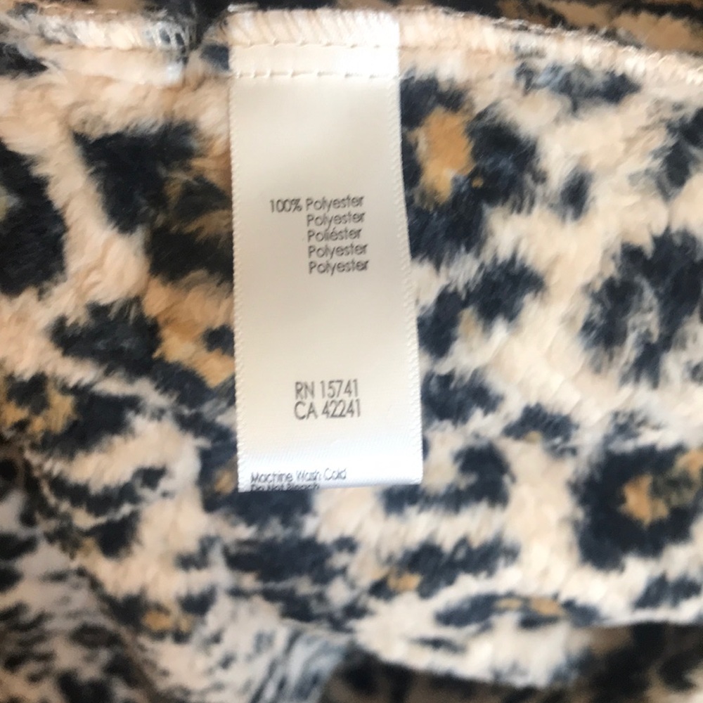 Fuzzy Robe - Picture 7 of 7